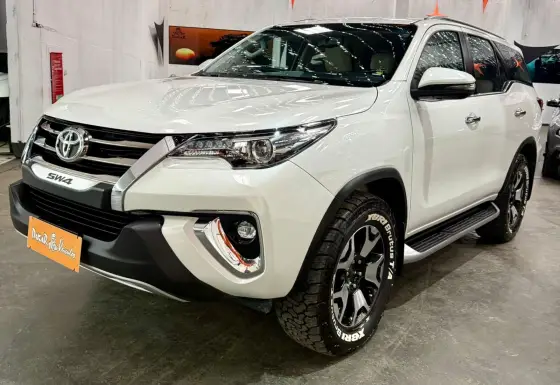 TOYOTA HILUX SW4 2.8 SRX 4X4 16V TURBO INTERCOOLER DIESEL 4P AUTOMÁTICO