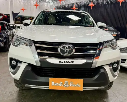 TOYOTA-HILUX SW4-2018