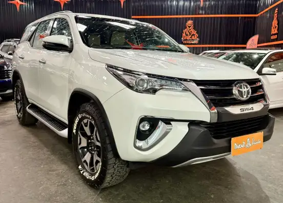 TOYOTA-HILUX SW4-2018