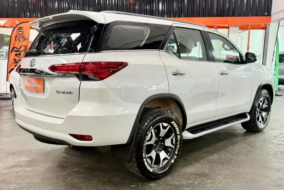 TOYOTA-HILUX SW4-2018