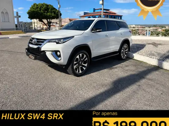 TOYOTA-HILUX SW4-2.8 SRX 4X4 7 LUGARES 16V TURBO INTERCOOLER DIESEL 4P AUTOMÁTICO TOYOTA-HILUX SW4-2017