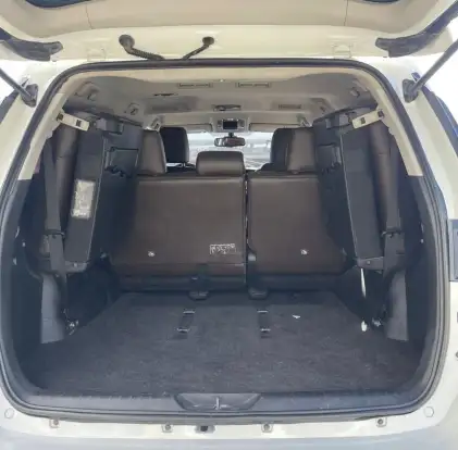 TOYOTA-HILUX SW4-2017