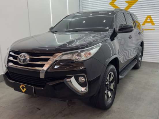 TOYOTA-HILUX SW4-2.7 SR 4X2 16V FLEX 4P AUTOMÁTICO TOYOTA-HILUX SW4-2018