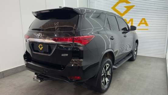 TOYOTA-HILUX SW4-2018