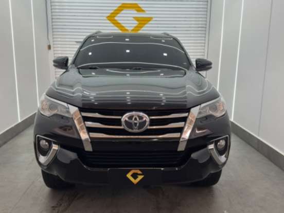 TOYOTA-HILUX SW4-2.7 SR 4X2 16V FLEX 4P AUTOMÁTICO TOYOTA-HILUX SW4-2018