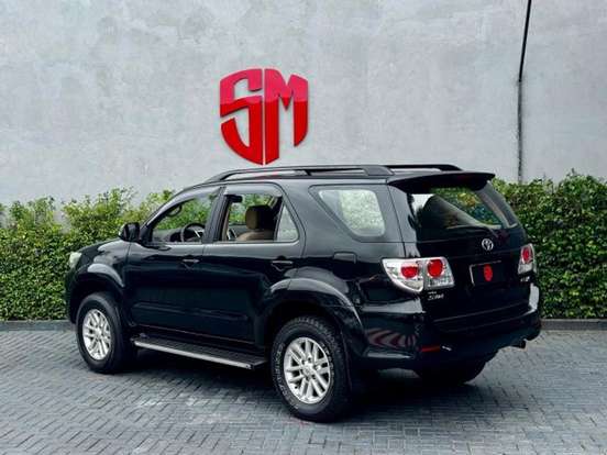 TOYOTA-HILUX SW4-2012