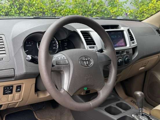 TOYOTA-HILUX SW4-2012