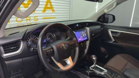 TOYOTA-HILUX SW4-2018