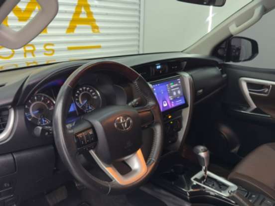 TOYOTA-HILUX SW4-2.7 SR 4X2 16V FLEX 4P AUTOMÁTICO TOYOTA-HILUX SW4-2018