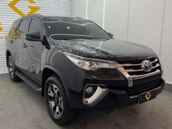 TOYOTA-HILUX SW4-2.7 SR 4X2 16V FLEX 4P AUTOMÁTICO TOYOTA-HILUX SW4-2018