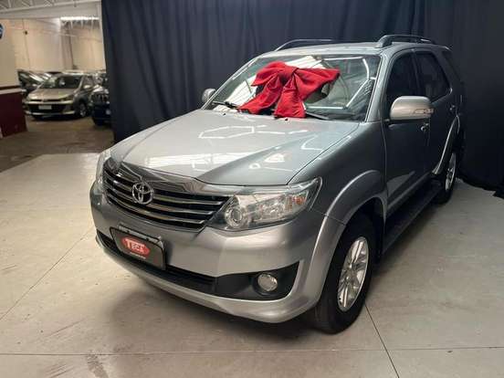 TOYOTA-HILUX SW4-2.7 SR 4X2 16V FLEX 4P AUTOMÁTICO TOYOTA-HILUX SW4-2015