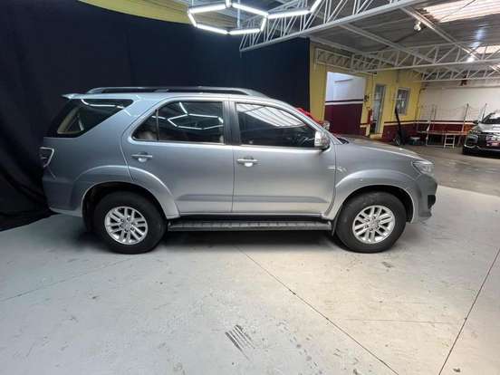 TOYOTA-HILUX SW4-2.7 SR 4X2 16V FLEX 4P AUTOMÁTICO TOYOTA-HILUX SW4-2015