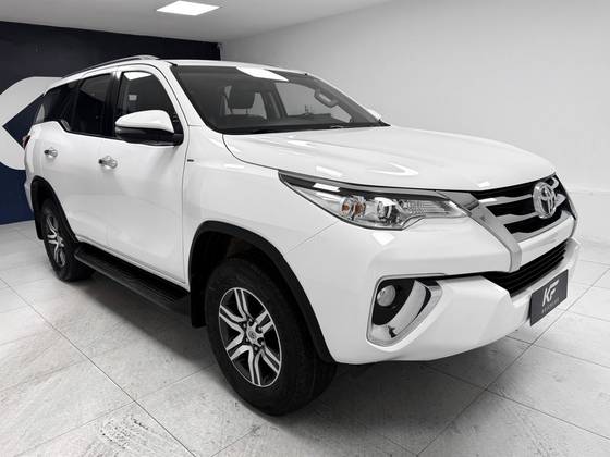 TOYOTA HILUX SW4 2.7 SRV 7 LUGARES 4X2 16V FLEX 4P AUTOMÁTICO