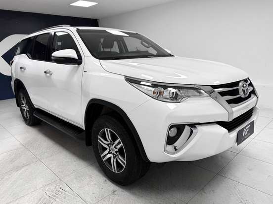 TOYOTA-HILUX SW4-2018