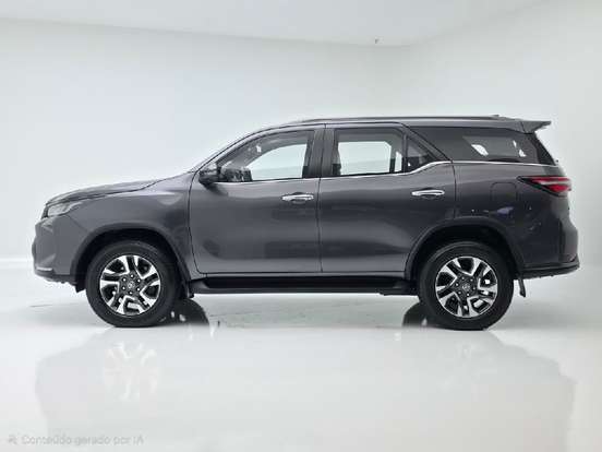 TOYOTA-HILUX SW4-2023