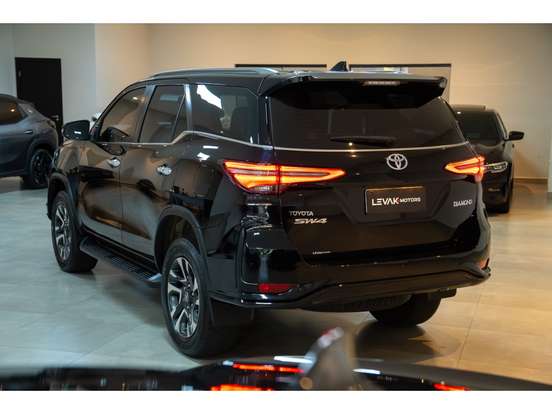 TOYOTA-HILUX SW4-2023