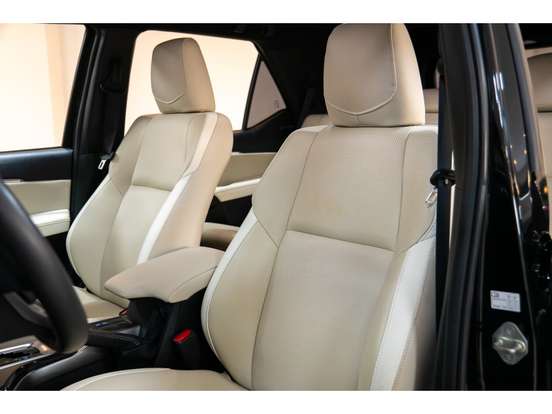 TOYOTA-HILUX SW4-2.8 D-4D TURBO DIESEL DIAMOND 7L 4X4 AUTOMÁTICO TOYOTA-HILUX SW4-2023
