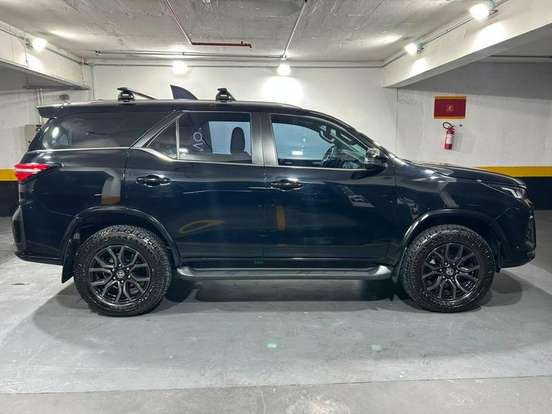 TOYOTA-HILUX SW4-2022