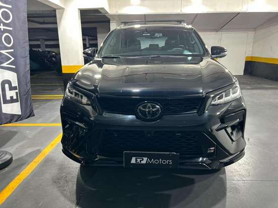 TOYOTA-HILUX SW4-2.8 D-4D TURBO DIESEL GR-S 7L 4X4 AUTOMÁTICO TOYOTA-HILUX SW4-2022