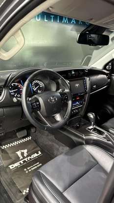 TOYOTA-HILUX SW4-2022