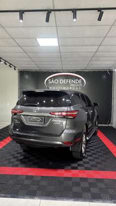 TOYOTA-HILUX SW4-2022