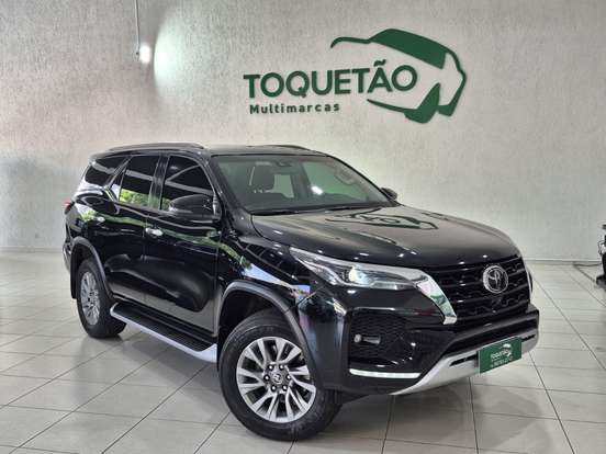 TOYOTA-HILUX SW4-2.8 D-4D TURBO DIESEL SRX 7L 4X4 AUTOMÁTICO TOYOTA-HILUX SW4-2022