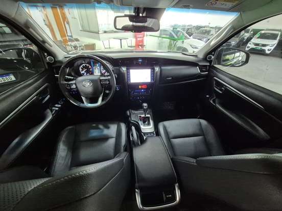 TOYOTA-HILUX SW4-2022