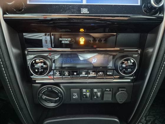 TOYOTA HILUX SW4 2.8 D-4D TURBO DIESEL SRX 7L 4X4 AUTOMÁTICO