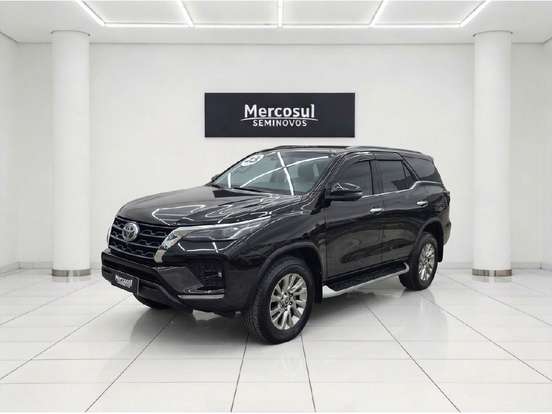 TOYOTA-HILUX SW4-2023