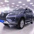 TOYOTA HILUX SW4 2.8 D-4D TURBO DIESEL SRX 7L 4X4 AUTOMÁTICO TOYOTA HILUX SW4 2.8 D-4D TURBO DIESEL SRX 7L 4X4 AUTOMÁTICO
