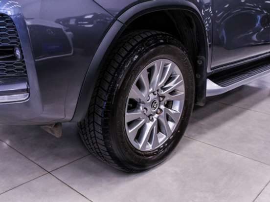 TOYOTA-HILUX SW4-2.8 D-4D TURBO DIESEL SRX 7L 4X4 AUTOMÁTICO TOYOTA-HILUX SW4-2023