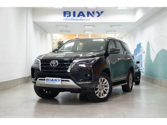 TOYOTA-HILUX SW4-2.8 D-4D TURBO DIESEL SRX 7L 4X4 AUTOMÁTICO TOYOTA-HILUX SW4-2022