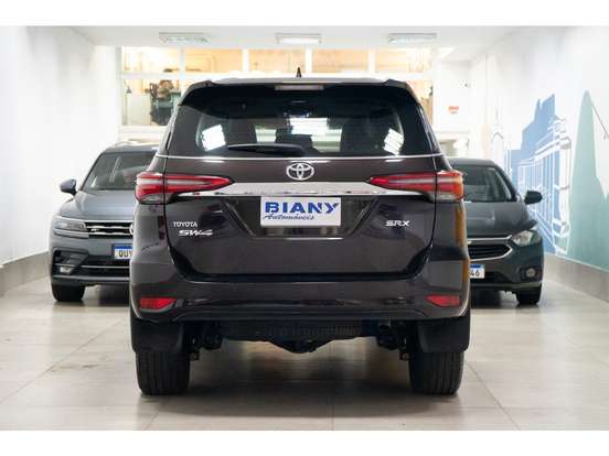 TOYOTA-HILUX SW4-2022