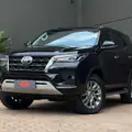TOYOTA HILUX SW4 2.8 D-4D TURBO DIESEL SRX 7L 4X4 AUTOMÁTICO TOYOTA HILUX SW4 2.8 D-4D TURBO DIESEL SRX 7L 4X4 AUTOMÁTICO