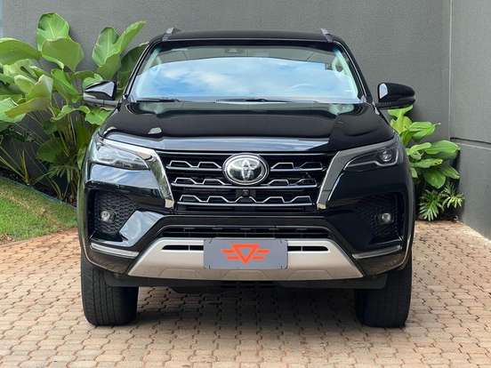 TOYOTA-HILUX SW4-2023