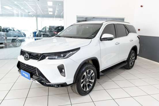 TOYOTA-HILUX SW4-2026