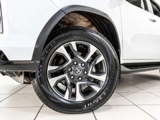 TOYOTA-HILUX SW4-2.8 D-4D TURBO DIESEL SRX PLATINUM 7L 4X4 AUTOMÁTICO TOYOTA-HILUX SW4-2026