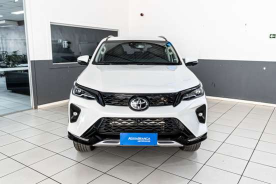 TOYOTA-HILUX SW4-2026
