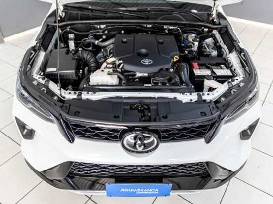 TOYOTA-HILUX SW4-2.8 D-4D TURBO DIESEL SRX PLATINUM 7L 4X4 AUTOMÁTICO TOYOTA-HILUX SW4-2026