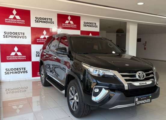 TOYOTA-HILUX SW4-2018