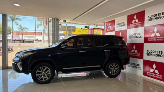 TOYOTA-HILUX SW4-2018