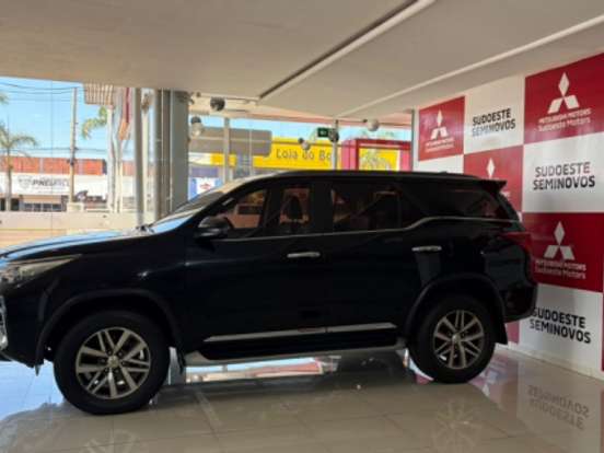 TOYOTA-HILUX SW4-2.8 SRX 4X4 16V TURBO INTERCOOLER DIESEL 4P AUTOMÁTICO TOYOTA-HILUX SW4-2018
