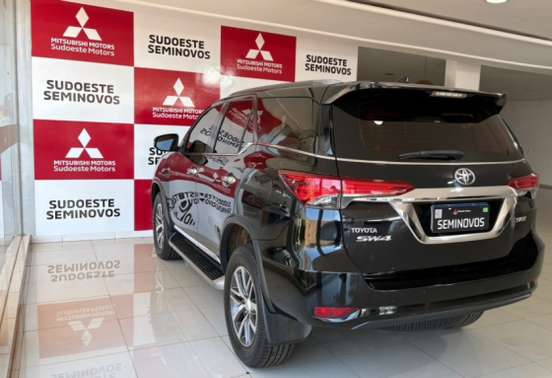 TOYOTA-HILUX SW4-2018