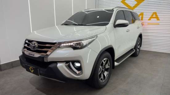 TOYOTA-HILUX SW4-2018