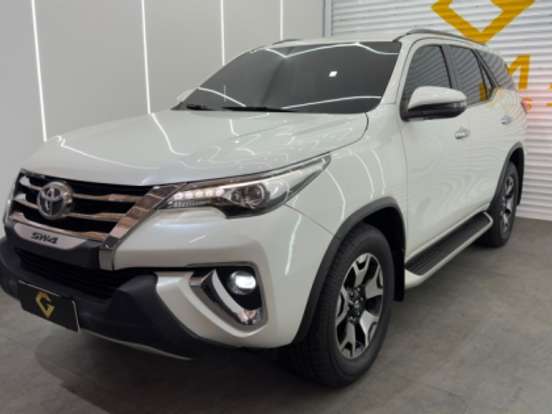 TOYOTA-HILUX SW4-2.8 SRX DIAMOND 4X4 7 LUGARES 16V TURBO INTERCOOLER DIESEL 4P AUTOMÁTICO TOYOTA-HILUX SW4-2018