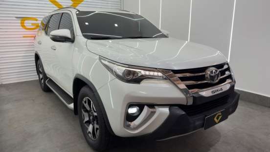 TOYOTA-HILUX SW4-2018