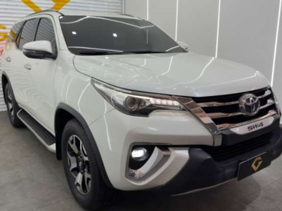 TOYOTA-HILUX SW4-2.8 SRX DIAMOND 4X4 7 LUGARES 16V TURBO INTERCOOLER DIESEL 4P AUTOMÁTICO TOYOTA-HILUX SW4-2018