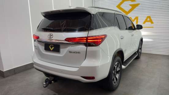 TOYOTA-HILUX SW4-2018
