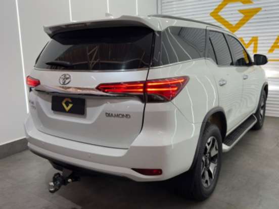 TOYOTA-HILUX SW4-2.8 SRX DIAMOND 4X4 7 LUGARES 16V TURBO INTERCOOLER DIESEL 4P AUTOMÁTICO TOYOTA-HILUX SW4-2018