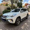 TOYOTA HILUX SW4 2.8 SRX DIAMOND 4X4 7 LUGARES 16V TURBO INTERCOOLER DIESEL 4P AUTOMÁTICO TOYOTA HILUX SW4 2.8 SRX DIAMOND 4X4 7 LUGARES 16V TURBO INTERCOOLER DIESEL 4P AUTOMÁTICO